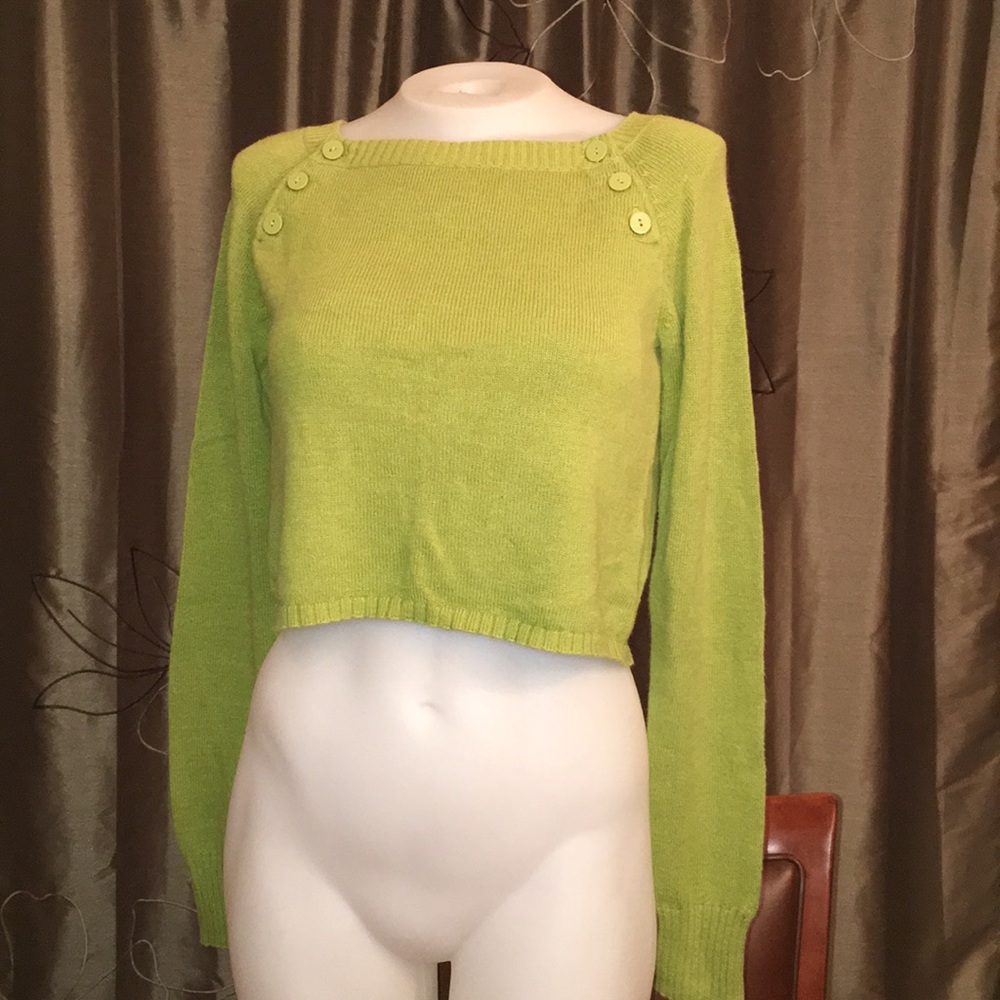 GREEN CRB Crop Sweater with Button accents Sz M